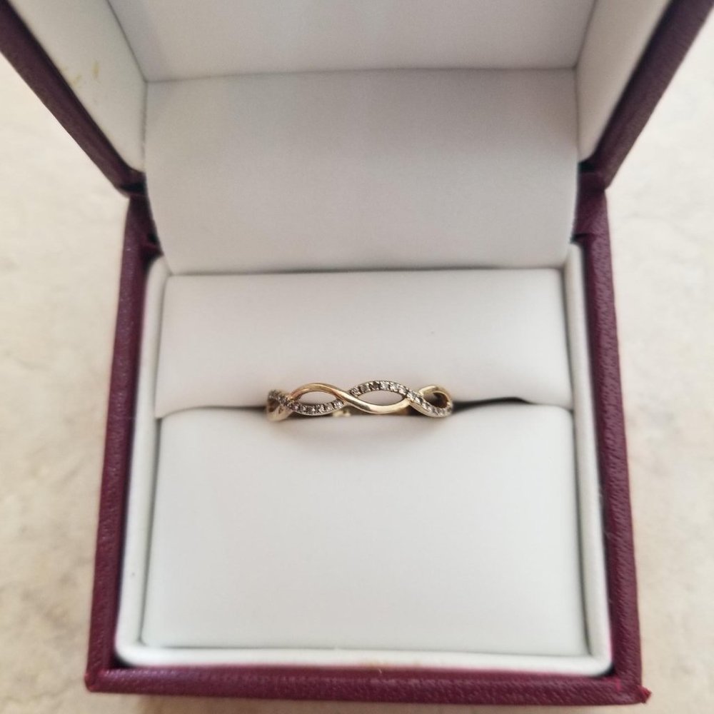 Helzburg Gold and Diamond Infinity Ring